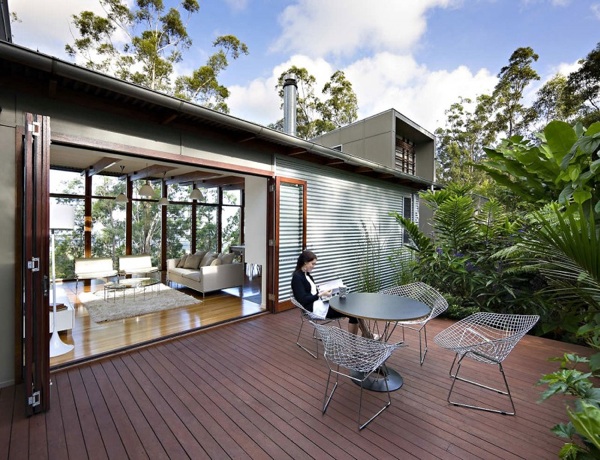 Storrs Road residence - on the terrace