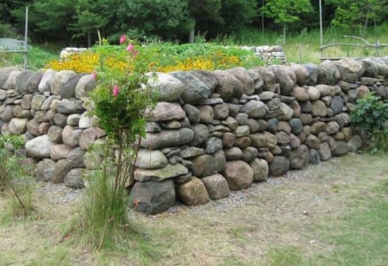 Steinmauer im Garten bauen – Ideen für Gartenarchitektur