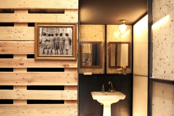 wooden Euro pallets showroom toilets built vanity