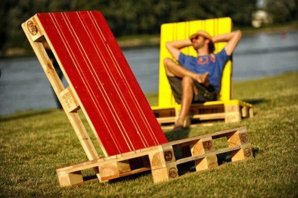 Deck chair Garden wooden pallets emphasize red yellow Ideas