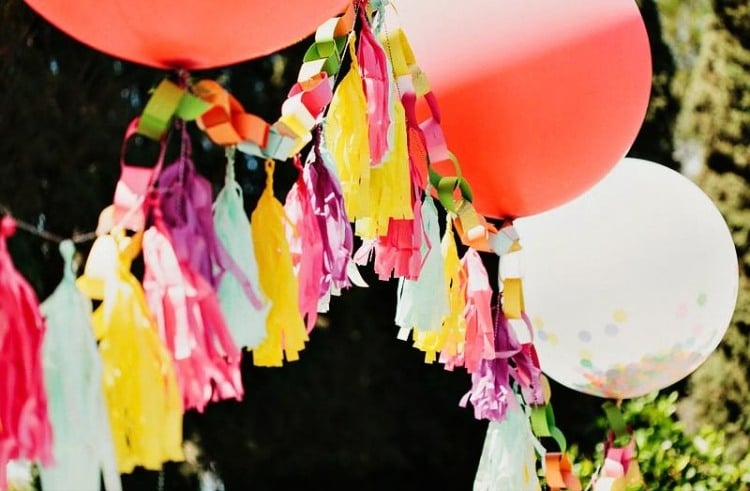 decorating ideas Garden Party Balloons Paper Chain fringe