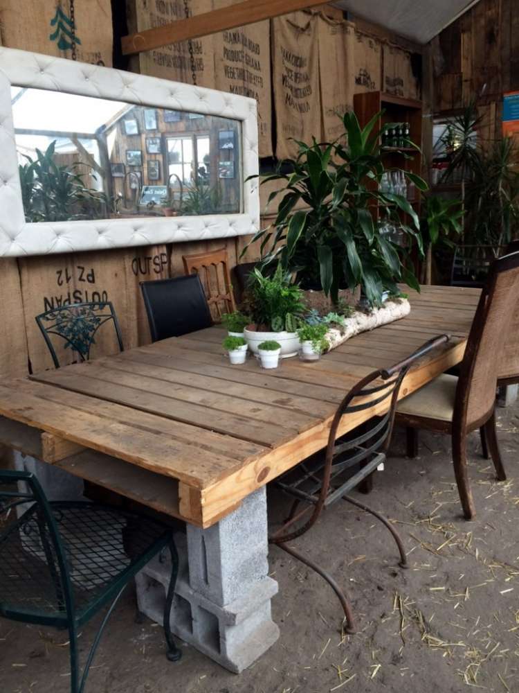 wooden euro-pallets-dining-outdoor-garden-brick chairs metal