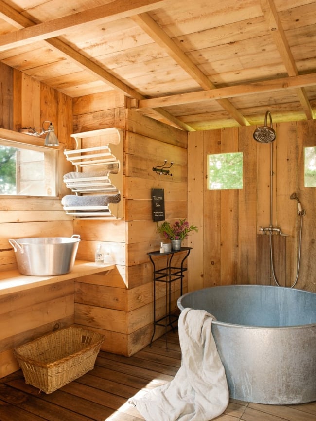 Bad aus Holz gestalten - Ideen für rustikale Badeinrichtung