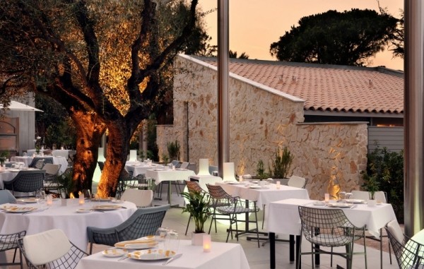  Hotel Sezz Saint-Tropez restaurant outdoor area 