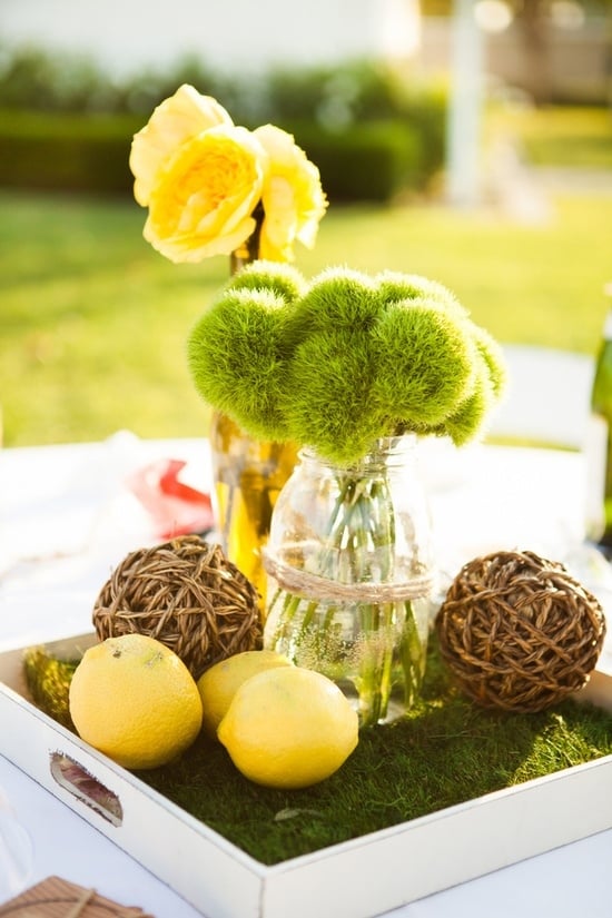 Sommerdeko arrange tinker tray lemons flowers