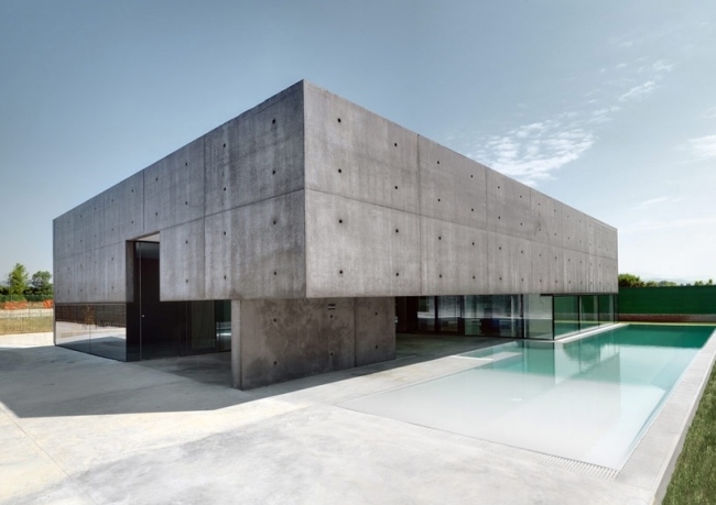 concrete buildings modern Matteo Casari House in Urgnano