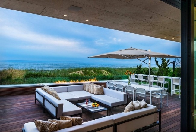 wooden deck Villa on the coast-sitting Outdoor Furniture 