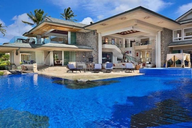 Holiday Villa in Hawaii maui pool sun terrace