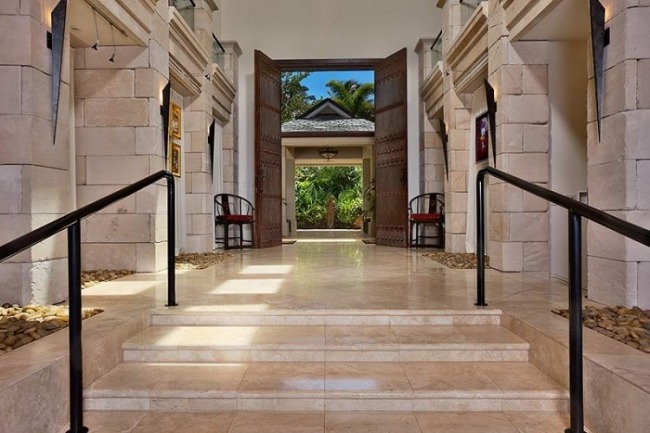  Holiday Villa on Maui luxury furnishings marble 
