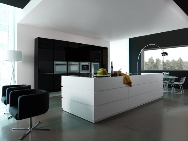  black and white modern designer kitchen from MITON 