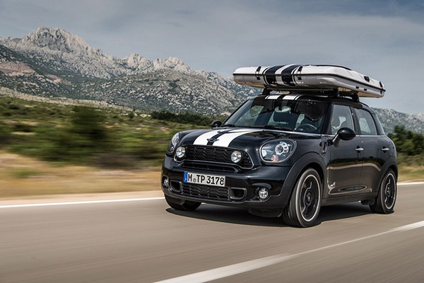 all4 camp MINI Countryman car with roof tent