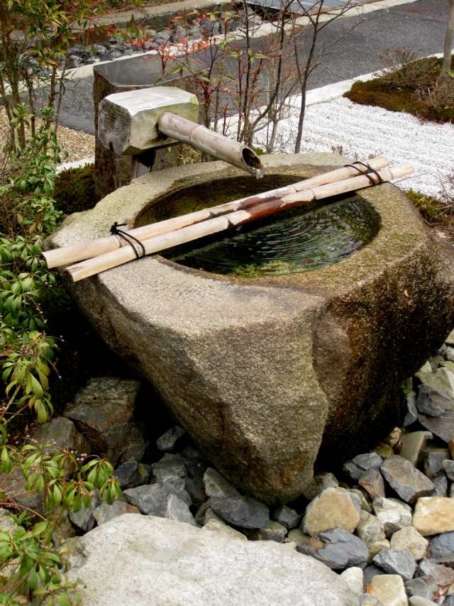 Garten-Brunnen aus Stein - 30 Ideen für dekorative Zierbrunnen