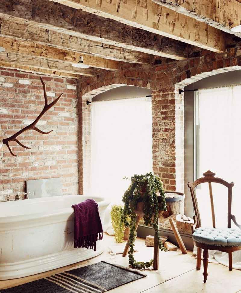badezimmer einrichten landhausstil klinker balken backstein wandgestaltung rusticas rustikalen dekorieren badgestaltung bathrooms