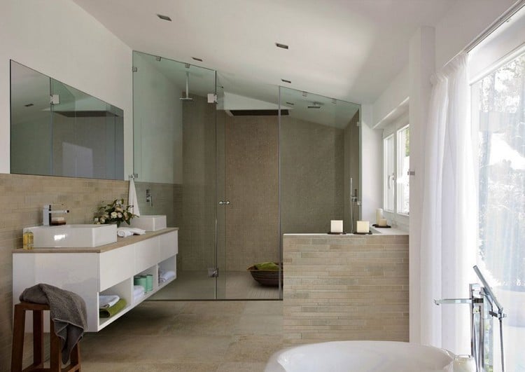 badezimmer modernes dachschraege fliesen natursteinoptik einrichtungen neutralen glasdusche