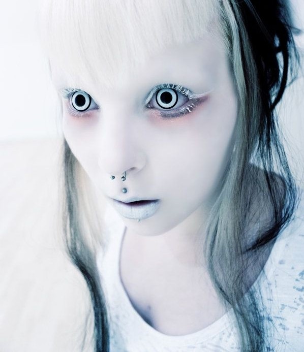 Ideen für Kontaktlinsen zu Halloween mit Horror-Look