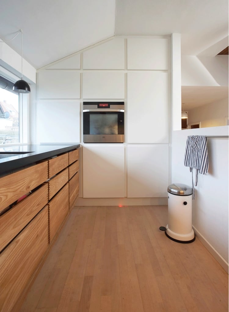 kuchen modern holz minimalistisch design holzboden weiss einbaugeraete