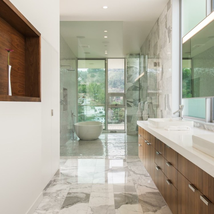 37 Wohnideen für Badezimmer: schlicht heißt modern