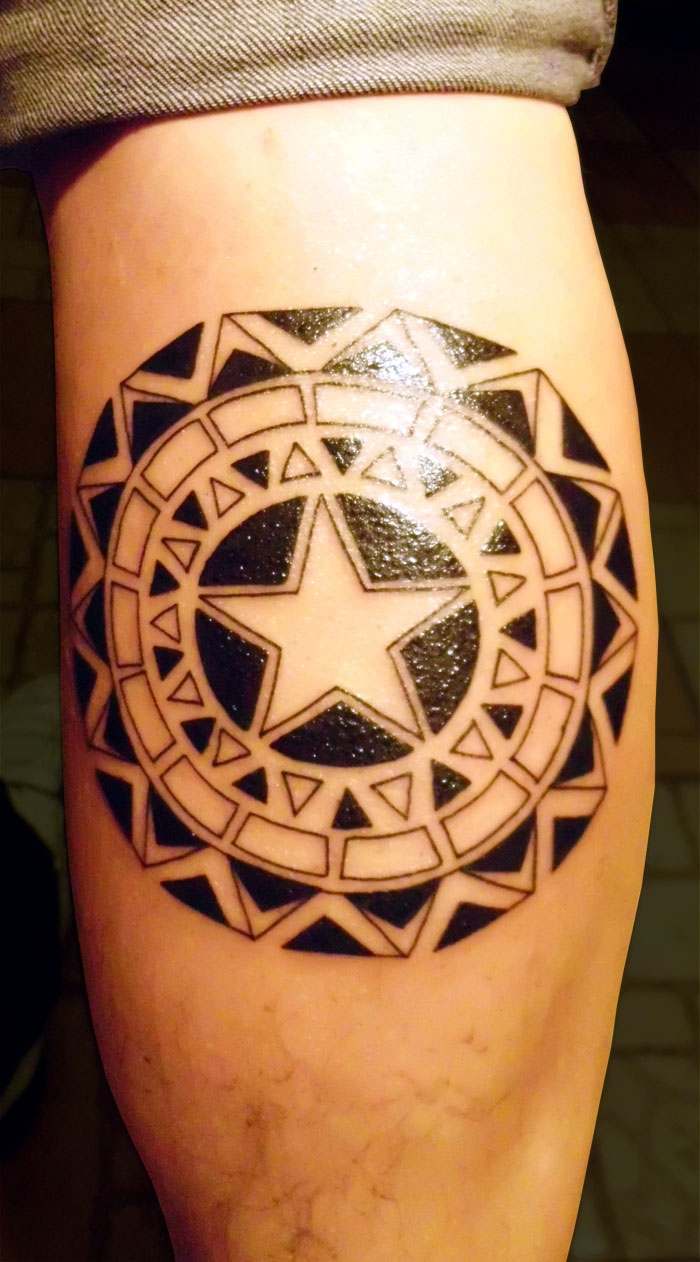 Maori-Stern am Bein – Ideen für Männer Tattoos