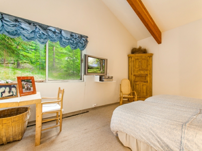 Haus Design im Wald für einen behaglichen Winterurlaub