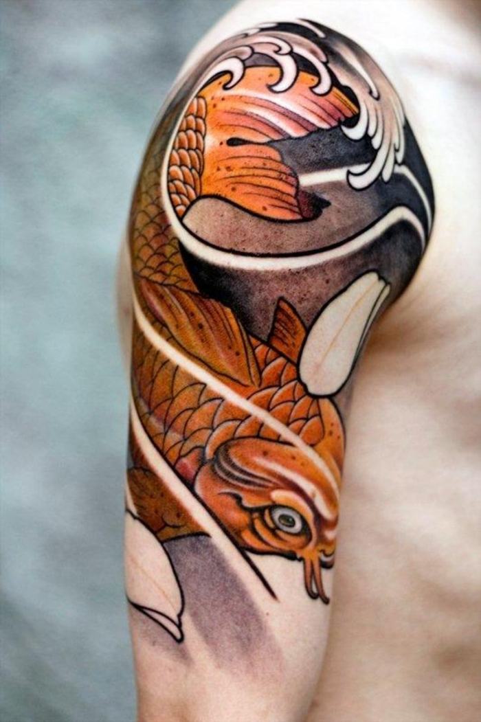 Tattoo Design für Oberarm und Schulter-Koi Karpfen in orange-schwarz
