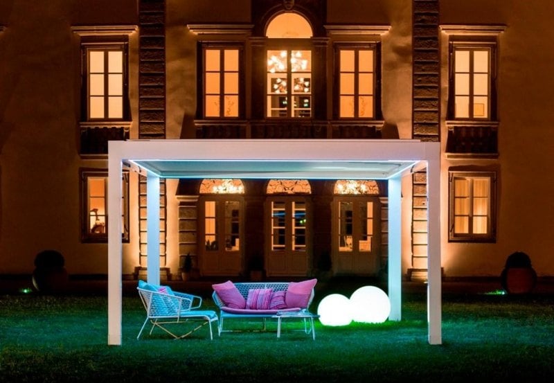 Sonnenschutz-Terrassenueberdachung-LED-Ideen-modern