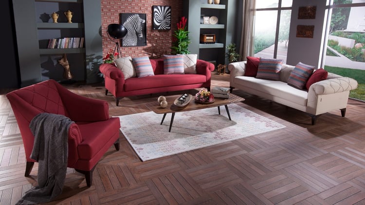 Rote Couch im Wohnzimmer - Welche Wandfarbe und Co. passen ...