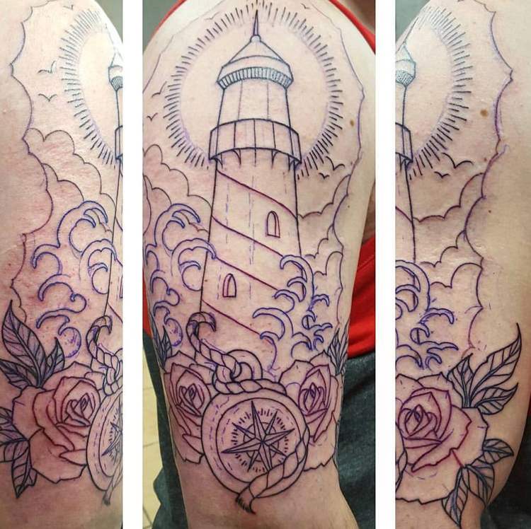 kompass-tattoo-leuchtturm-meer-rosen-linien