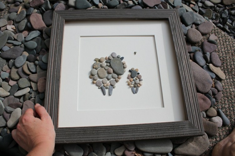 Bilder mit Steinen basteln - Eine hübsche Wanddeko aus Naturmaterialien