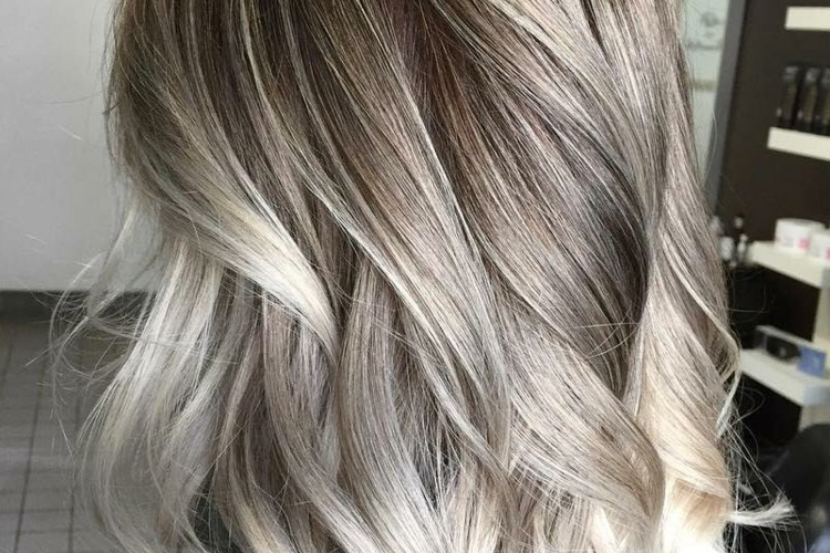 Ombre Haare färben Ideen für Ombre Blond Brünett und bunte Farben