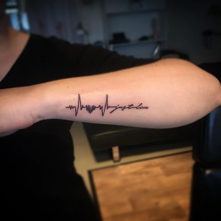 Frau tattoo schrift unterarm Tattoo Unterarm