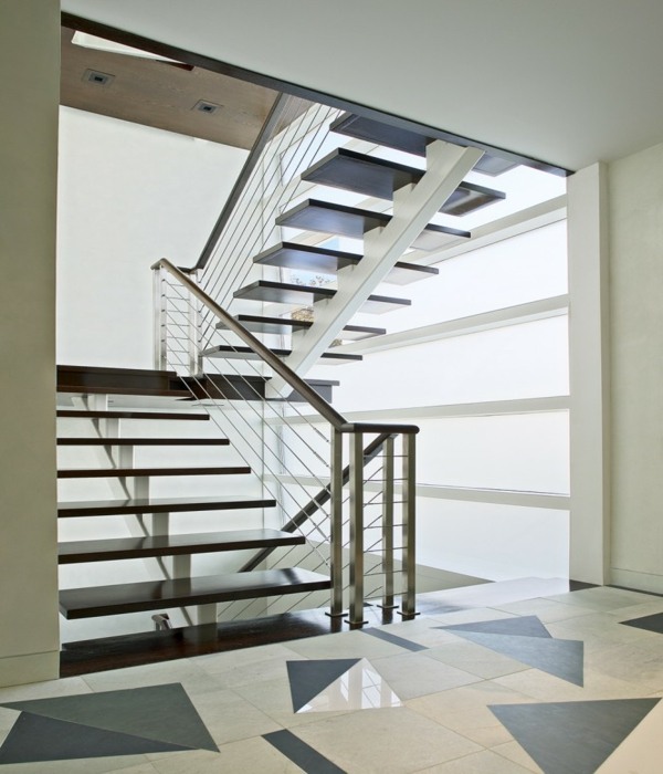 moderne Treppe im Wohnbereich