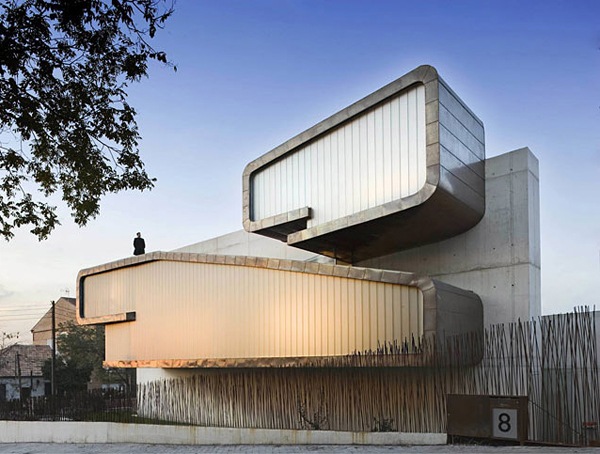 moderne minimalistische Architektur -ein kupfernes Haus