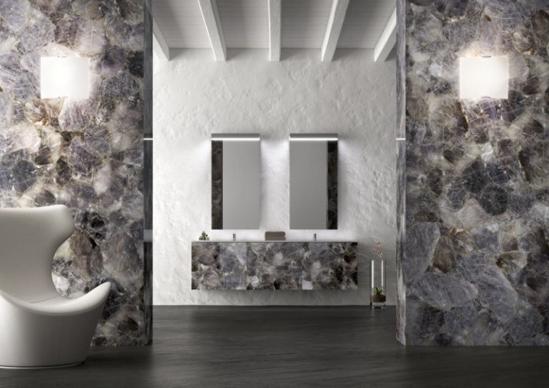 Badgestaltung-Badideen-Luxus-pur-Wand-Naturstein-Ideen