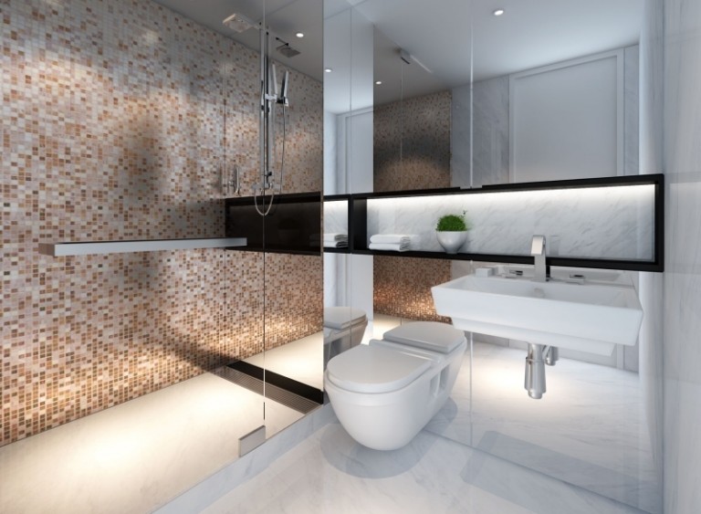 Badgestaltung-Badideen-Mosaikfliesen-Marmor-Spiegelwand-Duschkabine