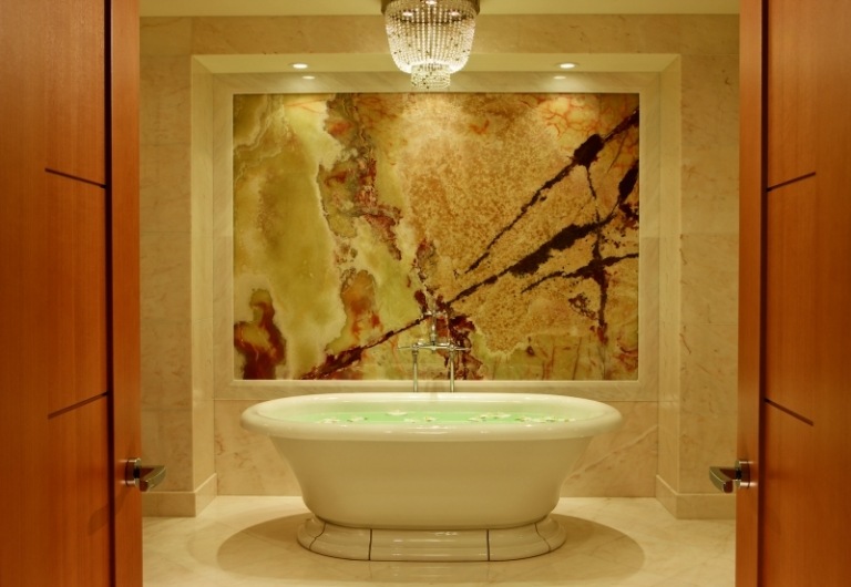 Badgestaltung-Luxus-Wand-freistehende-Badewanne-Design