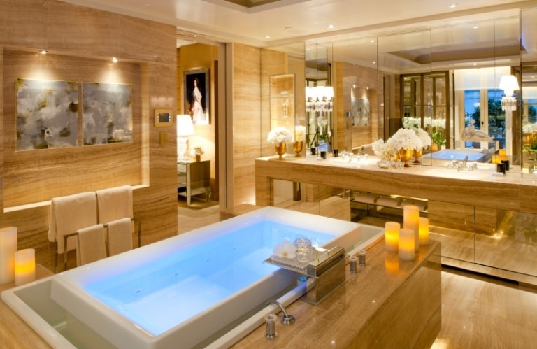 Badgestaltung-Luxus-Wohlfuehl-Ambiente-Sandstein-Einbau-Badewanne