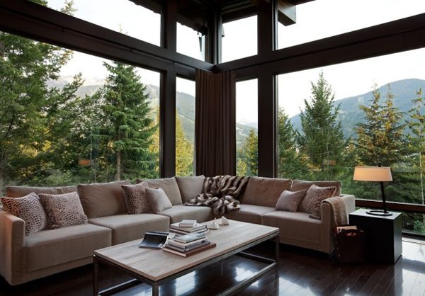 moderne minimalistische Inneneinrichtung in einer Villa