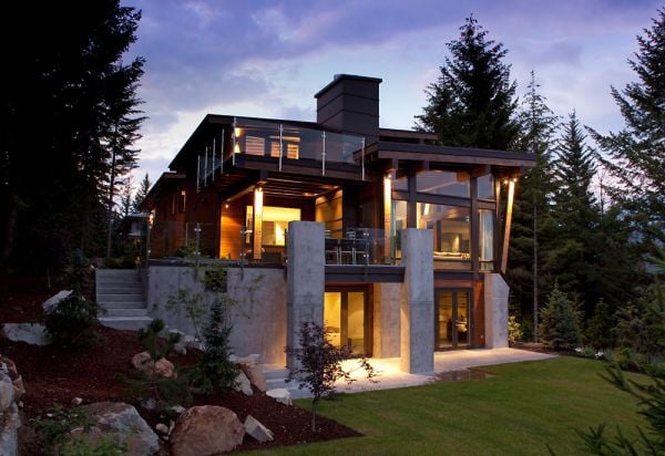 Villa im Gebirge - modernes Außendesign