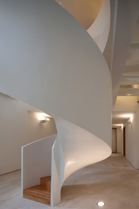 Spindeltreppe- Moderne Architektur aus Portugal-nah