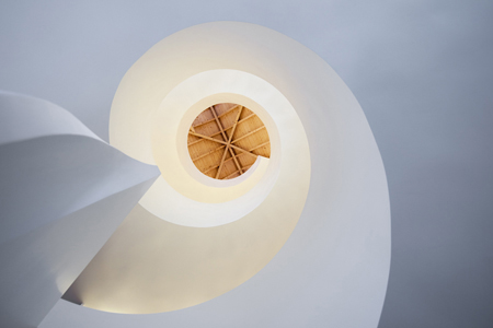 Wendeltreppe- Moderne Architektur aus Portugal-spiral