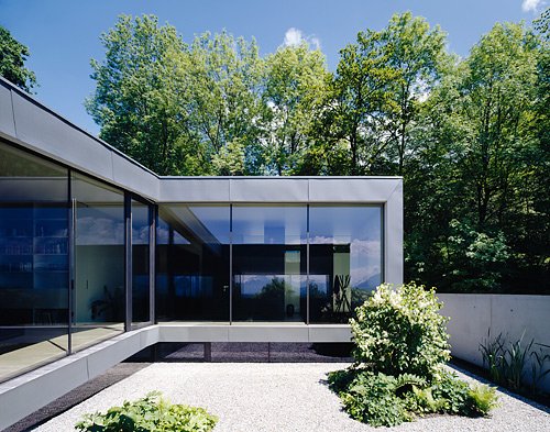 Glaswände bei dieser modernen Architektur