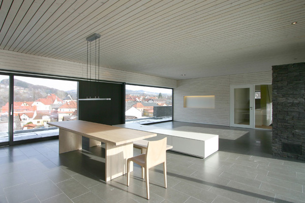 minimalistisches Innendesign - heller Wohnbereich