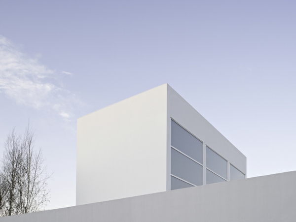 interessante Bauform - minimalistisches Haus in Spanien