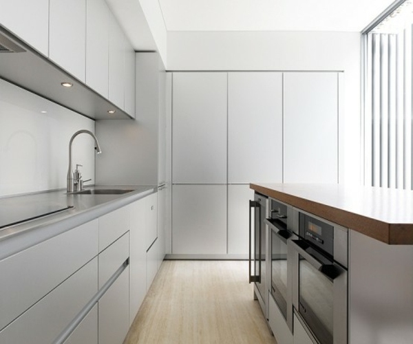 moderne minimalistische Inneneinrichtung  - Küche