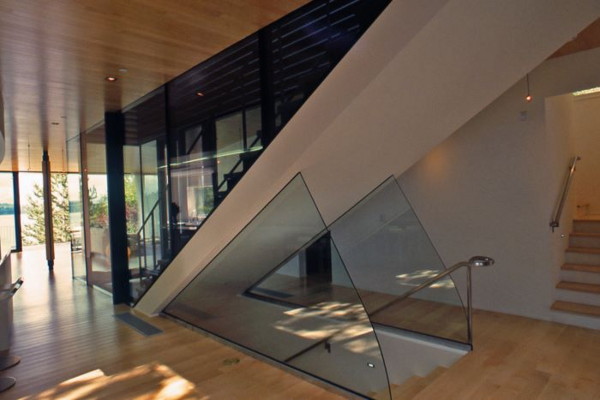moderne minimalistische Inneneinrichtung - Treppe