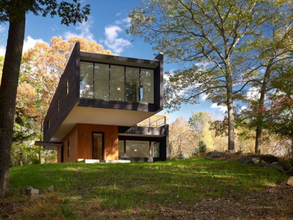 Haus am Hang - minimalistische Architektur - vorne