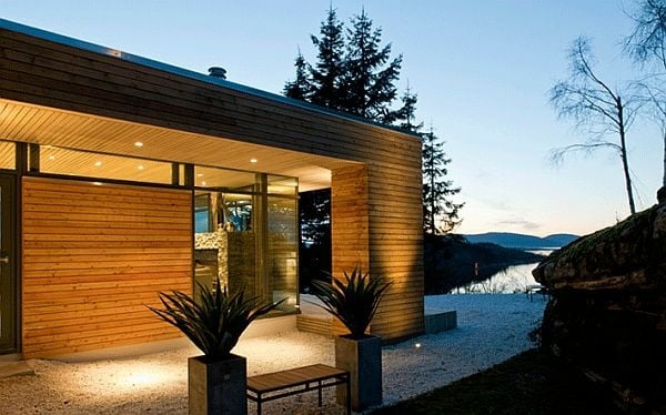 elegantes Ferienhaus mit Holzfassade