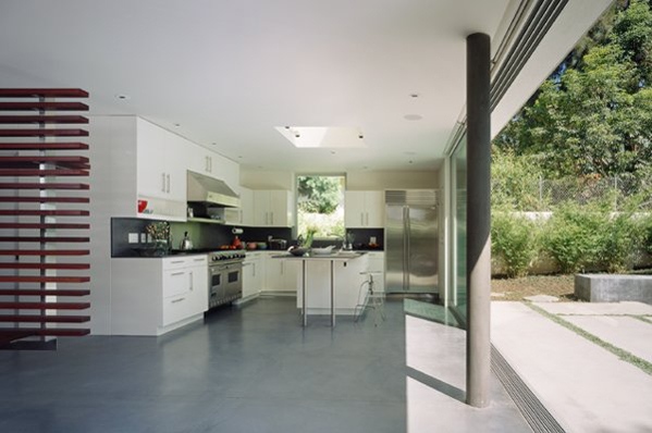 minimalistische Inneneinrichtung in der Küche