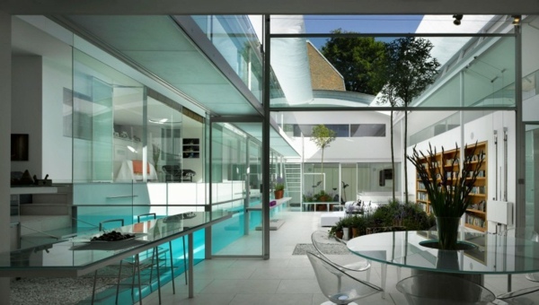 Glastisch-modernes-Wohnzimmer-minimalistisches-Haus