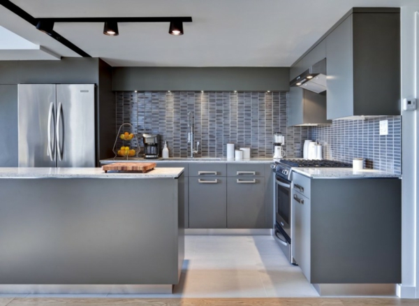 Granit-Küchentheke-graue-Küche